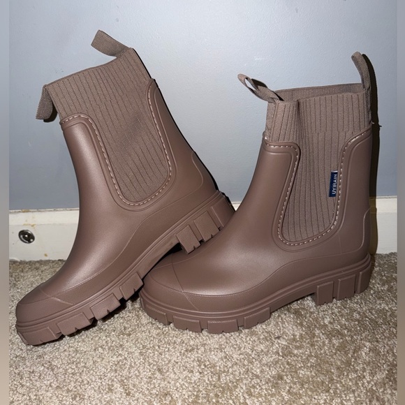 uyirain Shoes - Brown Winter Rain Boots